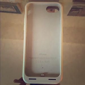 White apply battery case iPhone 7